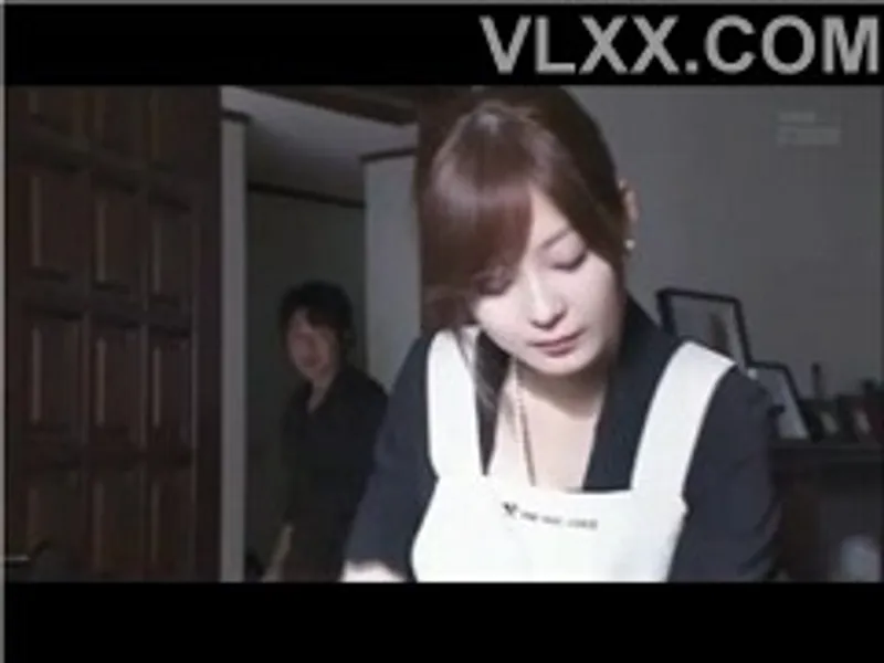ông chồng đi công việc, cô vợ ở nhà bị chồng mới cưới của chị gái cưỡng hiếp
